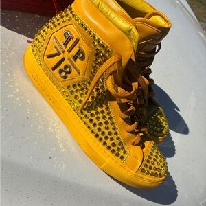 Philipp Plein Yellow High-Top Sneakers with Studs yellow crystal!